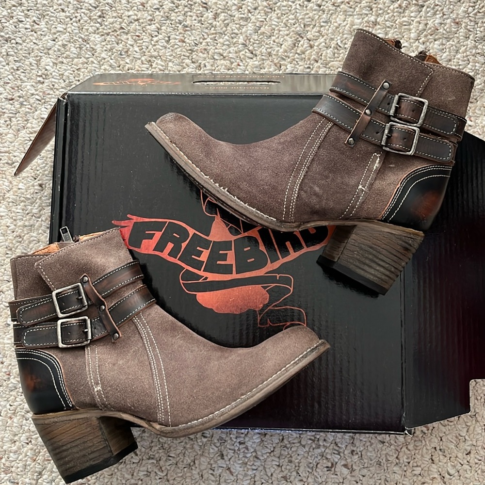 Freebird Shiloh booties size 9.